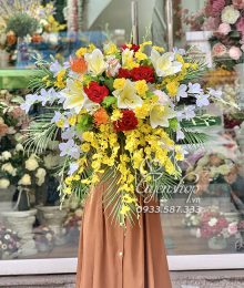Hoa lụa, hoa giả Uyên shop, Hoa bục phát biểu tone vàng