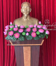 Hoa lụa, hoa giả Uyên shop, Hoa sen trang trí bục tượng Bác