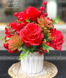 Hoa lụa, hoa giả Uyên shop, Lọ Hoa Hồng Đỏ Để Bàn