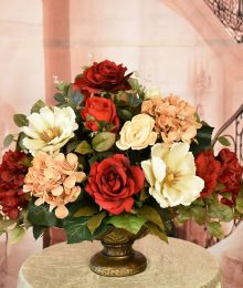 Hoa lụa, hoa giả Uyên shop, 🌸 Hoa giả hay hoa thật – Cuộc đối thoại giữa cái đẹp và sự bền lâu